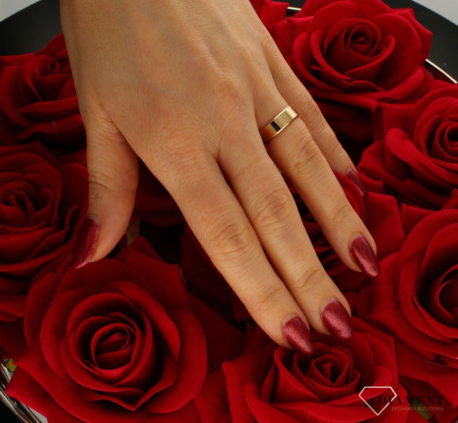 Obrączka ślubna z frezowanymi brzegami, 5 mm – Żółte Złoto 585.jpg